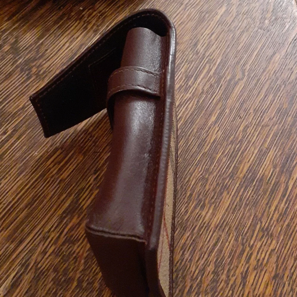 BURBERRY LIPSTICK /CIGARETTE HOLDER CASE